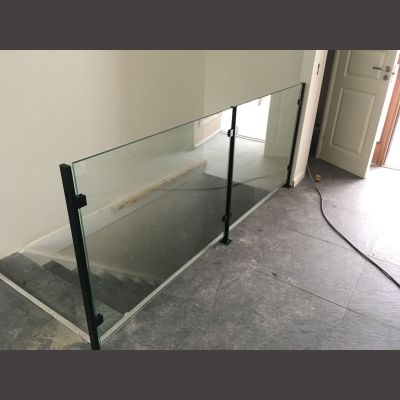 Glasværn - glasgelænder til trappe