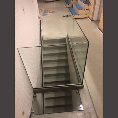 Glasværn til trappe - indendørs glasgelænder